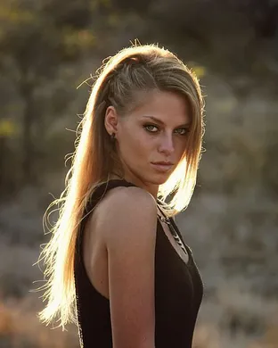 Nora En Pure Hollywood